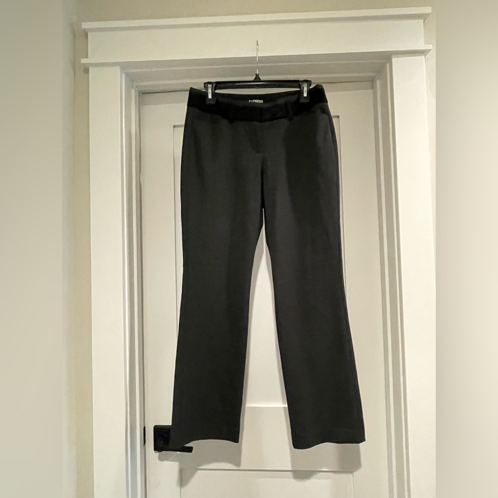 Express Editor dark charcoal with black trim pants. Size 4S. Like new condition.